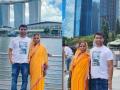 शाब्बास! लेकानं आईला घडवली सिंगापूरची सैर, स्वत:चं ऑफीसही दाखवलं; सगळं पाहून आई म्हणाली... - Marathi News | Man takes his mother who had never been abroad to Singapore LinkedIn post wins hearts | Latest social-viral News at Lokmat.com