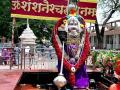 Shani Jayanti 2023: दुःख, दैन्य, अनंत अडचणी तुमची पाठ सोडत नसतील, तर शनी जयंतीच्या संधीचे सोने करा! - Marathi News | Shani Jayanti 2023: If sorrow, misery, endless troubles do not leave you, seize the opportunity of Shani Jayanti! | Latest bhakti Photos at Lokmat.com