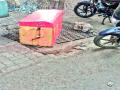 रस्त्यांवरील चेंबर ठरताहेत धोकादायक, महापालिकेचे दुर्लक्ष - Marathi News |  Dangerous roadmap, road clearance of Municipal Corporation | Latest pimpri-chinchwad News at Lokmat.com