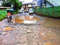 निघोजे-कुरुळी रस्त्याची झाली चाळण - Marathi News | The chawl of the Neyojo-Kurali road | Latest pune News at Lokmat.com