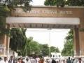 नातेवाईकांकडूनच सुरु होती रुग्णांची सेवा - Marathi News | Patient service was started by relatives | Latest jalgaon News at Lokmat.com