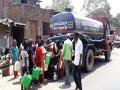 पनवेल परिसरात टँकरने पाणीपुरवठा - Marathi News | Tanker water supply in Panvel area | Latest navi-mumbai News at Lokmat.com