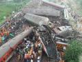 Odisha Train Accident : ओडिशातील भीषण रेल्वे अपघाताचे कारण काय? रेल्वेमंत्री अश्विनी वैष्णव यांनी दिली माहिती - Marathi News | odisha train accident some waiting for daughter | Latest national News at Lokmat.com