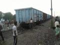 वादळाने हलली मालगाडी; खाली झाेपलेले ६ ठार - Marathi News | freight train moved by the storm 6 dead lying down | Latest national News at Lokmat.com