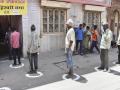 CoronaVirus : सावधान! किराणासामान, दुधासह व्हायरसपण आणताय का घरी? अशी घ्या काळजी - Marathi News | CoronaVirus : Know importance of social distancing for fight with corona virus myb | Latest health News at Lokmat.com