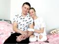 दोन्ही पाय गेले, तरीही स्वत:च्या लग्नात डान्स - Marathi News | Ukrainian nurse who lost both legs in war shares first dance with husband | Latest jarahatke News at Lokmat.com