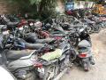 सोलापुरात वर्षभरात दोन हजार दुचाकी होतात स्क्रॅप; रिम, टायर, कार्बोरेटरला मागणी - Marathi News | Two thousand two-wheelers are scrapped in Solapur every year; Demand for rims, tires, carburetors | Latest solapur News at Lokmat.com
