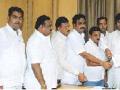 राष्ट्रवादीचे नगरसेवक मुख्यमंत्र्यांना भेटले - Marathi News | NCP's corporator met Chief Minister | Latest amravati News at Lokmat.com