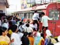रेल्वे, एसटीत तुडूंब गर्दी - Marathi News | The train, the crowd gathered at the station | Latest amravati News at Lokmat.com