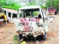 अपघातात तीन ठार सात जखमी; - Marathi News | Killed, seven injured in accident; | Latest solapur News at Lokmat.com