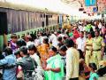 तर रेल्वेतील चेंगराचेंगरी रोखू शकेल ! - Marathi News | If you can prevent the stampede in the train! | Latest solapur News at Lokmat.com