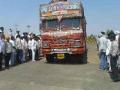 अखेर मेहकर बायपासवरुन धावली वाहने - Marathi News | Finally, Mehkar ran from the middle of the bus | Latest buldhana News at Lokmat.com