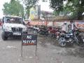 ‘नो पार्किंग’ मध्येच बीडकरांची ‘पार्किंग’ - Marathi News | Beedkar's 'parking' in 'no parking' | Latest chhatrapati-sambhajinagar News at Lokmat.com