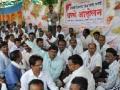 जि.प.समोर शिक्षकांचे वेतनासाठी धरणे आंदोलन - Marathi News | The protest movement for the teacher's salary in front of ZP | Latest chhatrapati-sambhajinagar News at Lokmat.com
