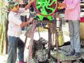 पेन्सिल ना पाटी..संघर्ष पोटासाठी - Marathi News | Pencil no patti .. for a narrow stomach | Latest chhatrapati-sambhajinagar News at Lokmat.com
