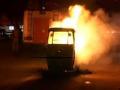 सीएनजीच्या स्फोटात रिक्षा खाक - Marathi News | Rickshaw khak in CNG blast | Latest mumbai News at Lokmat.com