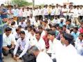 माजलगावामध्ये सर्वपक्षीय निदर्शने - Marathi News | All-party demonstrations in Majalgaon | Latest chhatrapati-sambhajinagar News at Lokmat.com