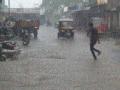 बीडमध्ये धो-धो पाऊस; रस्त्यावर पाणीच पाणी - Marathi News | Wash-wash rain in Beed; Water in the water | Latest chhatrapati-sambhajinagar News at Lokmat.com