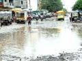 बसस्थानकाला तळ्याचे स्वरूप - Marathi News | The nature of the bus station | Latest chhatrapati-sambhajinagar News at Lokmat.com