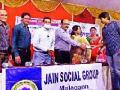 मालेगाव जैन सोशल ग्रुपतर्फे गुणवंत विद्यार्थ्यांचा सत्कार - Marathi News | Malegaon Jain Social Group felicitates meritorious students | Latest nashik News at Lokmat.com