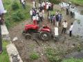 ट्रॅक्टर पुलावरुन कोसळून एक ठार - Marathi News | A killer collapsed from the tractor bridge | Latest buldhana News at Lokmat.com