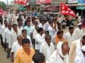 कर्जाच्या पुनर्गठणासाठी मोर्चा - Marathi News | Front for loan restructuring | Latest chhatrapati-sambhajinagar News at Lokmat.com
