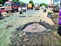 महामार्गावर खड्ड्यांच्या प्रमाणात वाढ - Marathi News | Increase in the scale of potholes on the highway | Latest nashik News at Lokmat.com