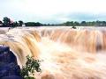 सोमेश्वर धबधबा खळाळला - Marathi News | The Somameshwar Falls Falls | Latest nashik News at Lokmat.com