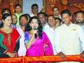 सेलिब्रेटींच्या उपस्थित देखावे खुले - Marathi News | Celebrations of celebrities open up | Latest ahilyanagar News at Lokmat.com