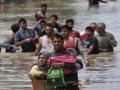 जम्मू-काश्मिरातील पूरस्थिती गंभीर; युद्धपातळीवर मदतकार्य सुरू - Marathi News | Floods are critical in Jammu and Kashmir; Help on the battlefield | Latest national News at Lokmat.com