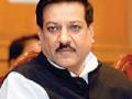 मुख्यमंत्री पृथ्वीराज चव्हाण यांचा राजीनामा - Marathi News | Chief Minister Prithviraj Chavan resigns | Latest maharashtra News at Lokmat.com