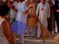 हाती झाडू घेऊन मोदींचे 'स्वच्छ भारत' मिशन सुरू - Marathi News | Modi's 'Clean India' mission started with a broom | Latest national News at Lokmat.com