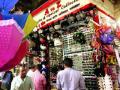 फॅशनेबल गॉगल्स, स्टोल्सने सजल्या बाजारपेठा - Marathi News | Fashionable Goggles, Stalls Decorated Markets | Latest mumbai News at Lokmat.com