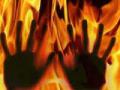 वेगळ्या उमेदवाराला मत दिलं म्हणून महिलेला जाळलं - Marathi News | The woman was burnt as she voted for a different candidate | Latest maharashtra News at Lokmat.com