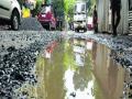 घाटकोपरचा मुख्य रस्ता खड्डय़ात - Marathi News | Ghatkopar main road Khadaya | Latest mumbai News at Lokmat.com