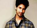 लंडनहून उशिरा परतला शाहीद - Marathi News | Shahid returned from London late | Latest filmy News at Lokmat.com