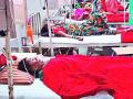 गरिबांचे मरणो, लोकशाहीचे जगणो - Marathi News | Poverty of the poor, the world of democracy | Latest editorial News at Lokmat.com