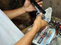 शस्त्रतस्करांना दणका - Marathi News | Dangers to the Weapons | Latest mumbai News at Lokmat.com