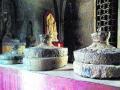 ऐतिहासिक वस्तुंची सुरक्षा धोक्यात! - Marathi News | Security threatened historic items! | Latest buldhana News at Lokmat.com