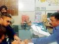 हनीसिंग अखेर पोलीस ठाण्यात हजर - Marathi News | Honey Singh is finally present in the police station | Latest maharashtra News at Lokmat.com