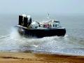 तटरक्षक दलाचे हॉवरक्राफ्ट डहाणूत - Marathi News | Coast Guard hovercraft draft | Latest mumbai News at Lokmat.com