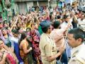 समर्थक आणि विरोधकांची घोषणाबाजी - Marathi News | Supporters and Declarations of Opponents | Latest maharashtra News at Lokmat.com