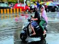 अवकाळी पावसाने मुंबईला झोडपले! - Marathi News | Incredible rain swept Mumbai! | Latest mumbai News at Lokmat.com