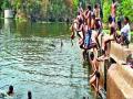 पोहता न येणाऱ्यांची नदीवर गर्दी - Marathi News | The crowd that roam the river | Latest pune News at Lokmat.com