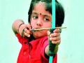 तीन वर्षांच्या शिवानीचा तिरंदाजीत विक्रम - Marathi News | Three years old Shivani's archery records Vikram | Latest other-sports News at Lokmat.com