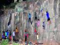 ‘रॉक क्लायम्बिंग’साठीखदान ‘क्लीनिंग’ मोहीम - Marathi News | 'Cleaning' campaign for rock climbing | Latest maharashtra News at Lokmat.com