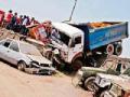 ट्रकचा अपघात : - Marathi News | Truck Accident: | Latest chandrapur News at Lokmat.com