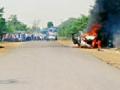 द बर्निंग कार : - Marathi News | The Burning Car: | Latest gondia News at Lokmat.com