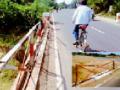पुलावरील कठड्याची ऐसीतैसी : - Marathi News | Stack on the bridge: | Latest gadchiroli News at Lokmat.com