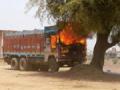 बर्निंग ट्रक : - Marathi News | Burning Truck: | Latest gondia News at Lokmat.com